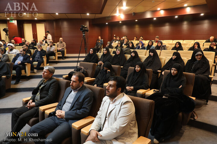 Photos: Secretary-General, staff of AhlulBayt World Assembly pay tribute to Imam Khomeini on anniv. of Islamic Revolution