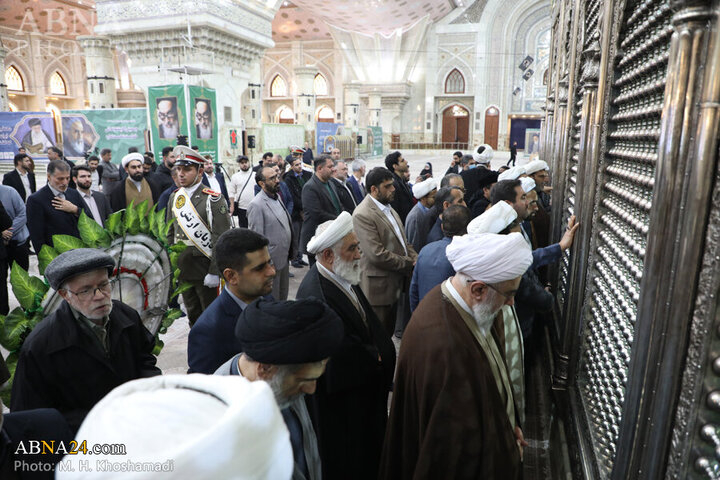 Photos: Secretary-General, staff of AhlulBayt World Assembly pay tribute to Imam Khomeini on anniv. of Islamic Revolution