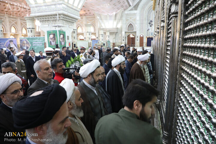 Photos: Secretary-General, staff of AhlulBayt World Assembly pay tribute to Imam Khomeini on anniv. of Islamic Revolution