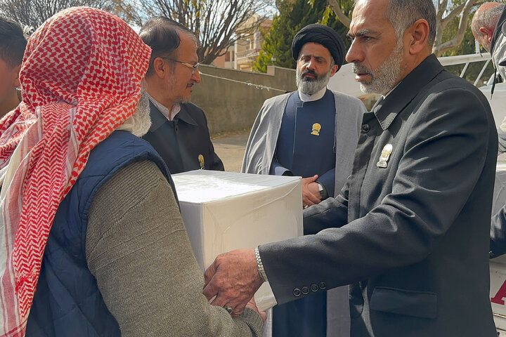 Photos: Distribution of donation packages from Astan Quds Razavi among Syrian refugees in Lebanon