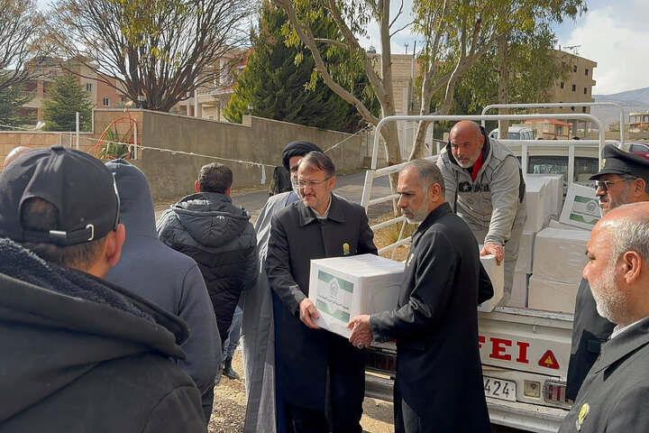 Photos: Distribution of donation packages from Astan Quds Razavi among Syrian refugees in Lebanon