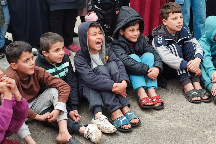 Photos: Servants of Imam Reza shrine meet with families of Lebanese martyrs