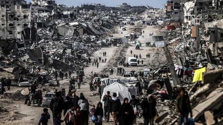 تقرير مصور/ آلاف الفلسطينيين يعودون من الجنوب إلى شمال قطاع غزة