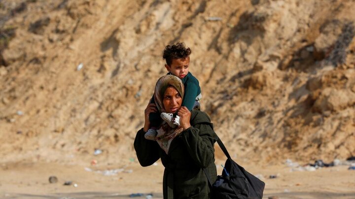 تقرير مصور/ آلاف الفلسطينيين يعودون من الجنوب إلى شمال قطاع غزة