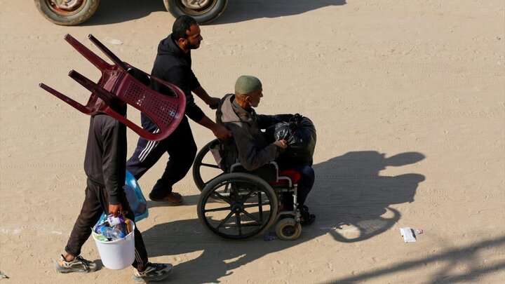 تقرير مصور/ آلاف الفلسطينيين يعودون من الجنوب إلى شمال قطاع غزة