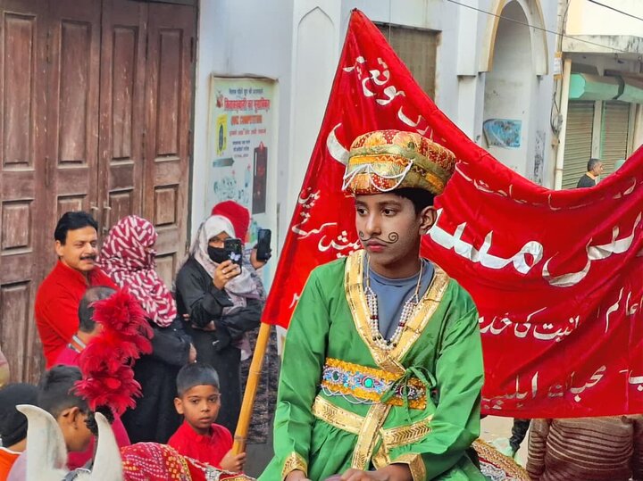 تقرير مصور/ مشاركة أهل السنة بمناسبة الولادات الشعبانية في مدينة "لكناو" بالهند