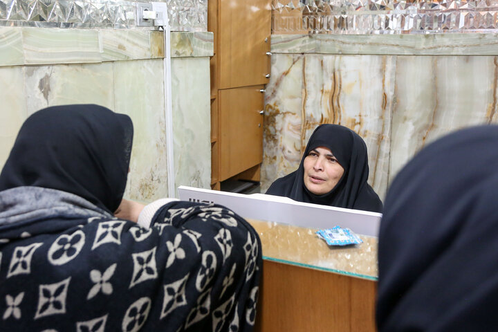 گزارش تصویری | دفاتر نذورات بانوان در حرم مطهر رضوی