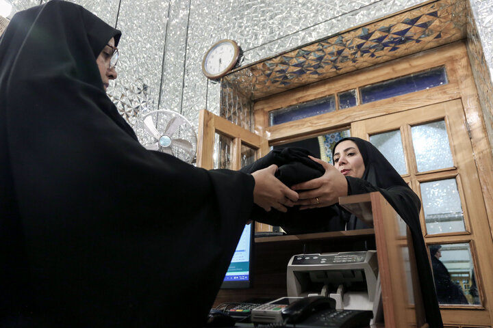 گزارش تصویری | دفاتر نذورات بانوان در حرم مطهر رضوی
