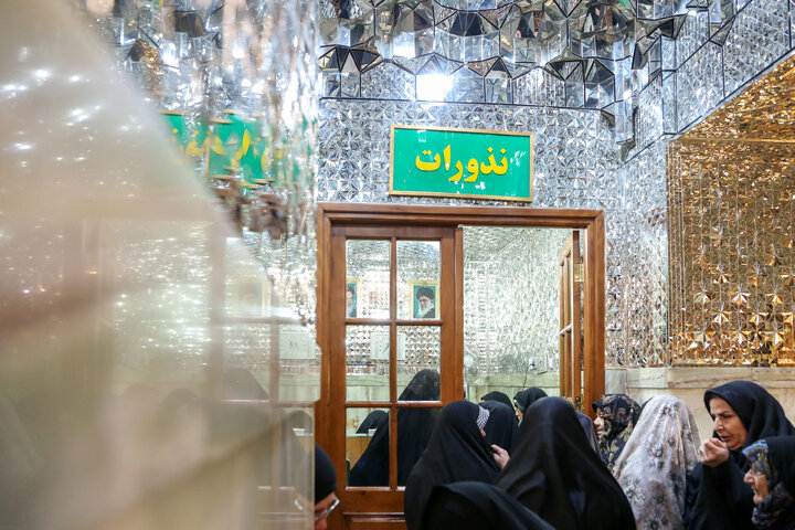 گزارش تصویری | دفاتر نذورات بانوان در حرم مطهر رضوی