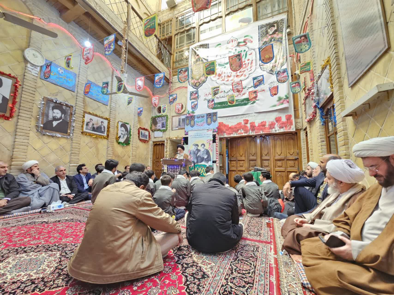 وحدت امت اسلامی؛ از اراده الهی تا مسئولیتهای جهانی در مسیر انقلاب اسلامی