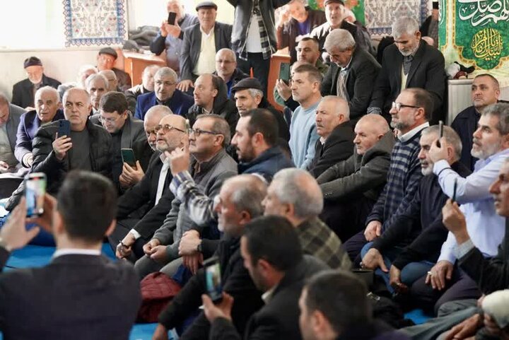 تقرير مصور/ شيعة "تورقوتلو" التركية يحتفلون بالأعياد الشعبانية