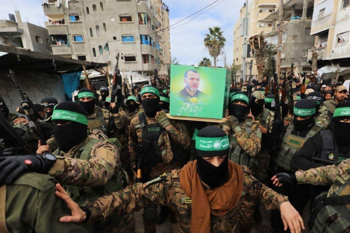 حماس تشيع نائب قائد أركان القسام مروان عيسى في مخيم البريج بقطاع غزة + صور وفيديو