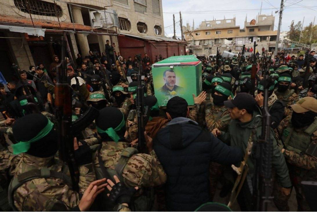 حماس تشيع نائب قائد أركان القسام مروان عيسى في مخيم البريج بقطاع غزة + صور وفيديو