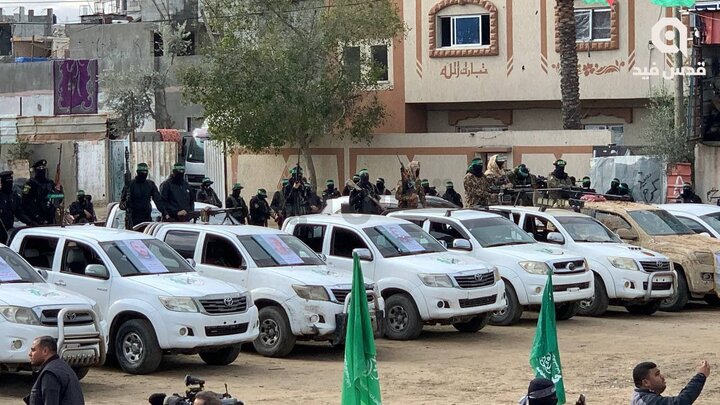 استعدادات وحضور كثيف لكتائب القسام تمهيداً لبدء تسليم أسرى الاحتلال