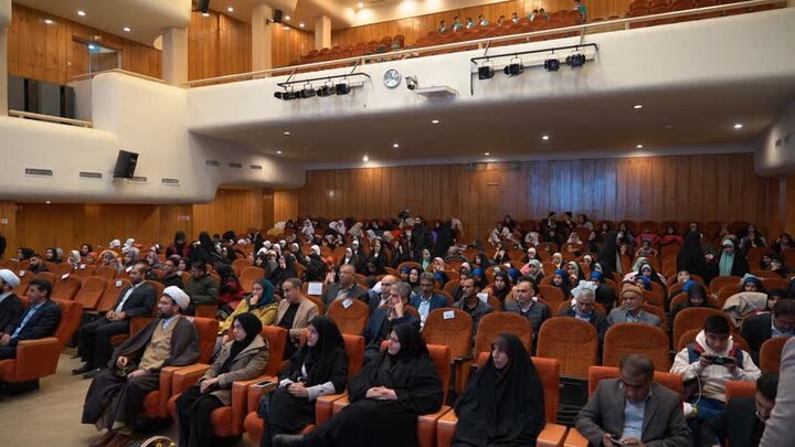 برگزاری اختتامیه جشنواره سرود دختران فاطمی در کرمان + تصاویر