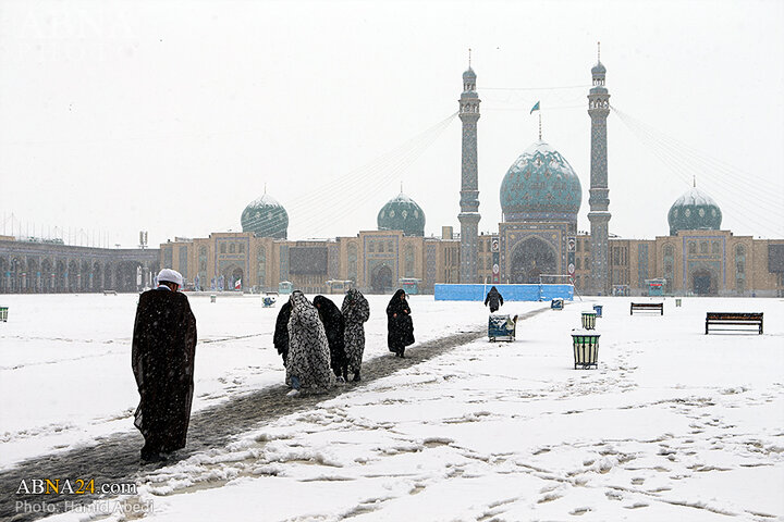 برف در قم