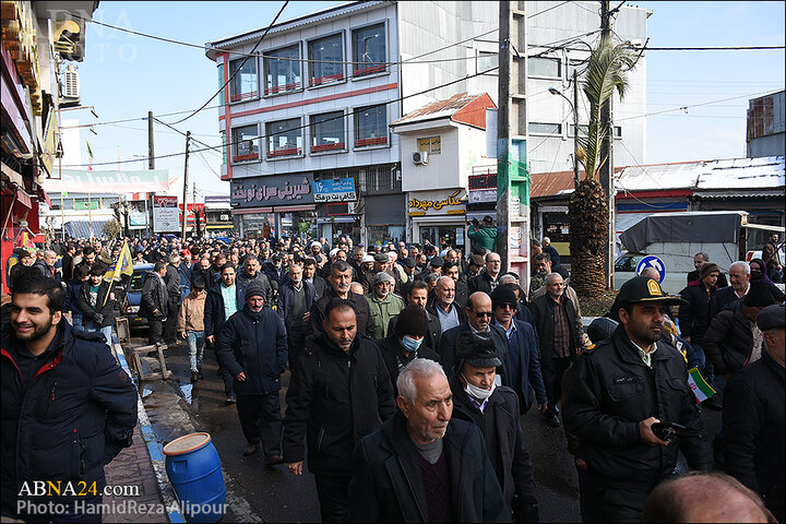 حضور آیت الله رمضانی در راهپیمایی 22 بهمن - سنگر