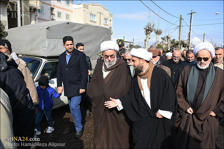 حضور آیت الله رمضانی در راهپیمایی 22 بهمن - سنگر