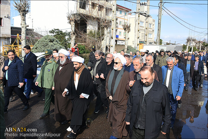 حضور آیت الله رمضانی در راهپیمایی 22 بهمن - سنگر