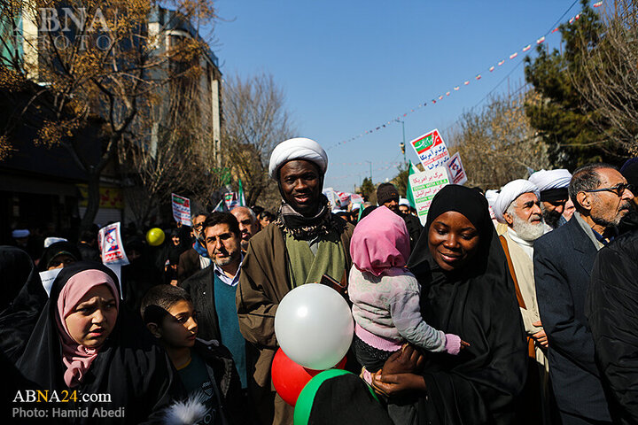 Photos (1): 22 Bahman rally held in Qom