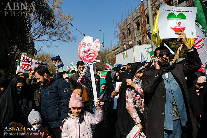 Photos (1): 22 Bahman rally held in Qom