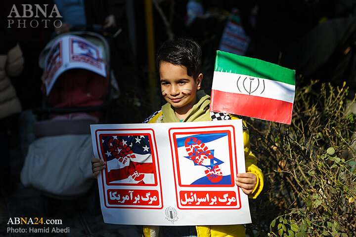 Photos (1): 22 Bahman rally held in Qom