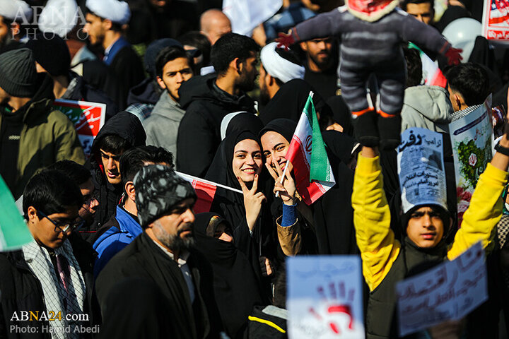 Photos (1): 22 Bahman rally held in Qom