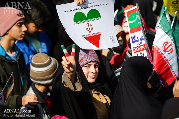 Photos (1): 22 Bahman rally held in Qom