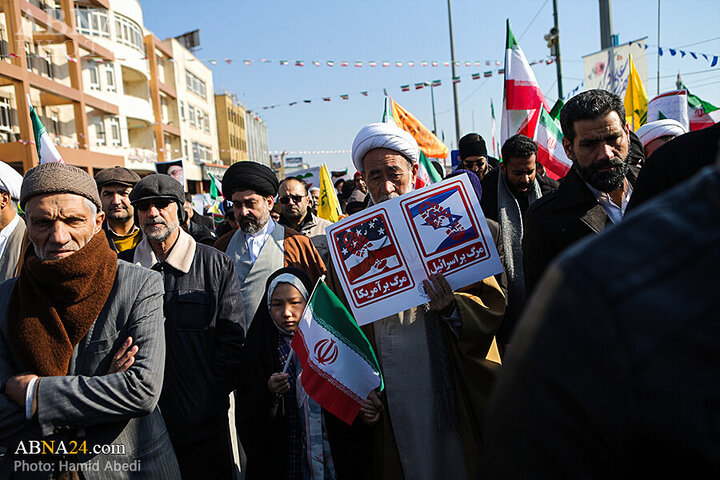 Photos (1): 22 Bahman rally held in Qom