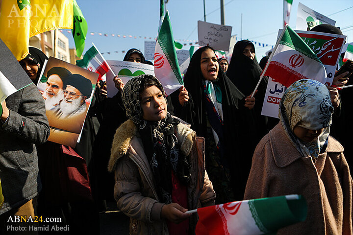 Photos (1): 22 Bahman rally held in Qom