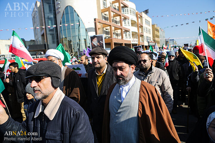 Photos (1): 22 Bahman rally held in Qom