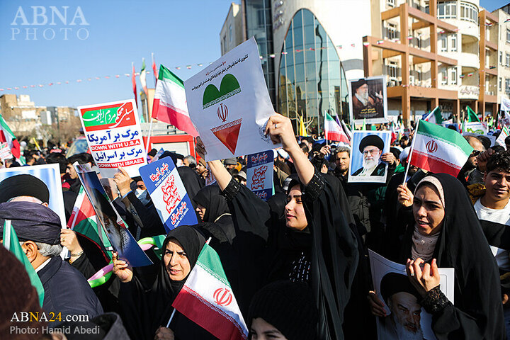 Photos (1): 22 Bahman rally held in Qom