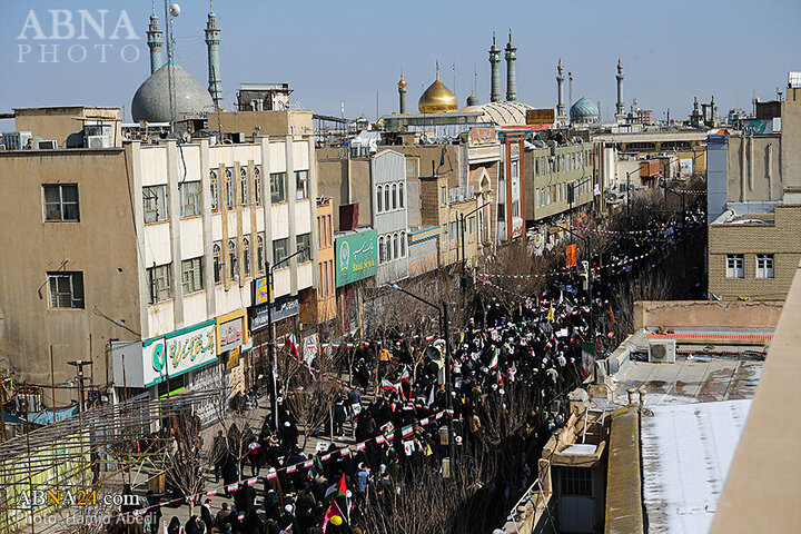 Photos (1): 22 Bahman rally held in Qom