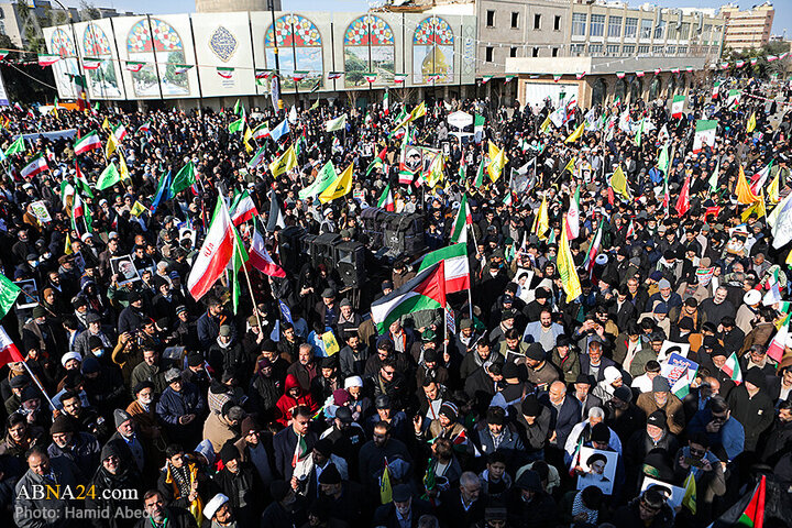 Photos (1): 22 Bahman rally held in Qom