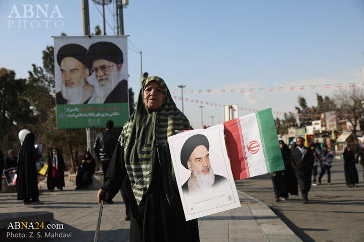 Photos (2): 22 Bahman rally held in Qom