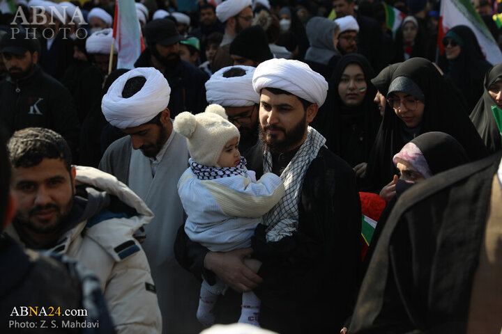 Photos (2): 22 Bahman rally held in Qom