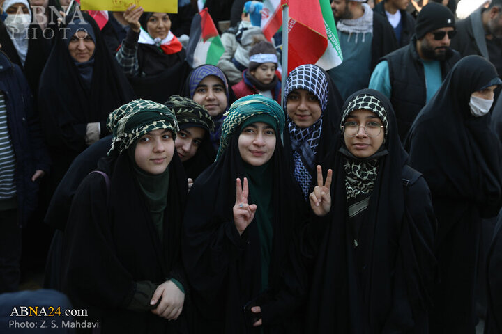 Photos (2): 22 Bahman rally held in Qom