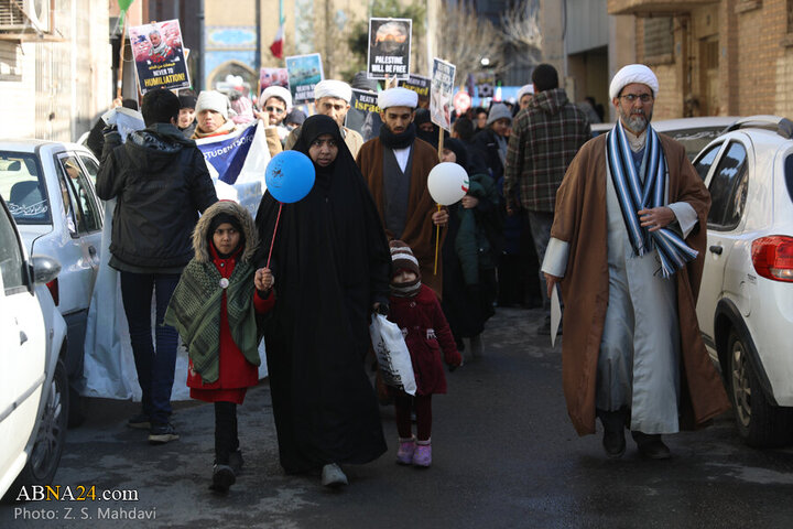 Photos (2): 22 Bahman rally held in Qom