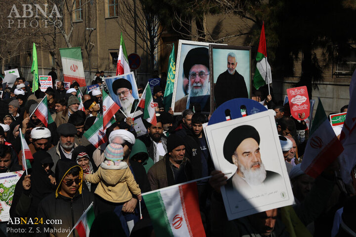 Photos (2): 22 Bahman rally held in Qom