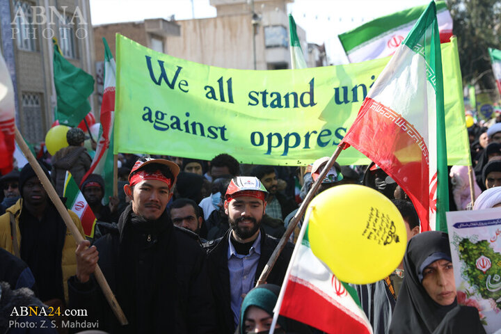 Photos (2): 22 Bahman rally held in Qom