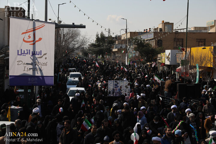 Photos (2): 22 Bahman rally held in Qom