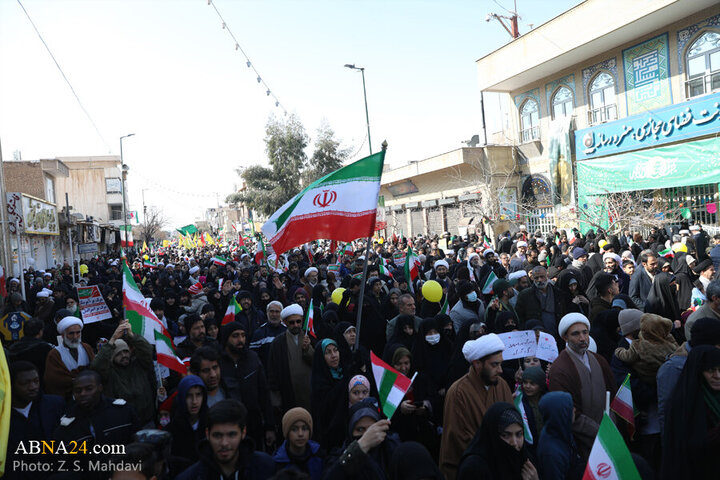 Photos (2): 22 Bahman rally held in Qom