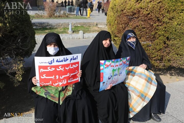 Photos: 22 Bahman rally held in Isfahan