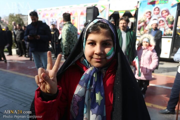 Photos: 22 Bahman rally held in Isfahan