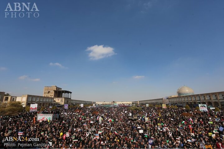 Photos: 22 Bahman rally held in Isfahan