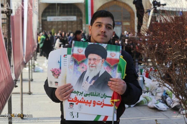 Photos: 22 Bahman rally held in Isfahan