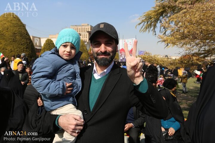 Photos: 22 Bahman rally held in Isfahan