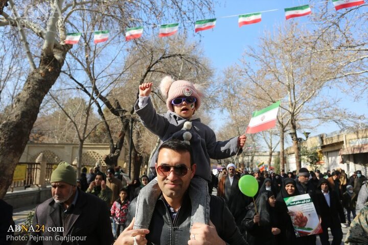 Photos: 22 Bahman rally held in Isfahan