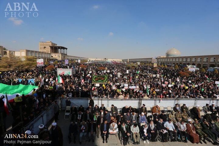 Photos: 22 Bahman rally held in Isfahan