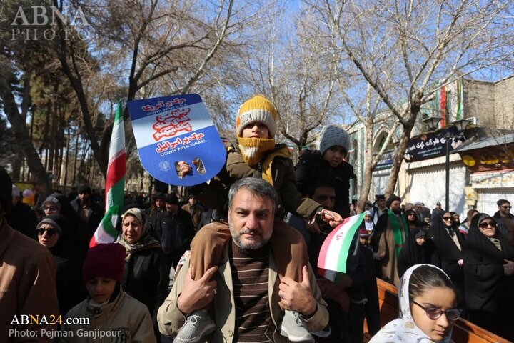 Photos: 22 Bahman rally held in Isfahan